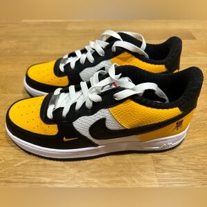 Nike Air Force 1 LV8